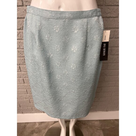 Leslie Fay Women Blue Floral Embossed Skirt Suit Size 12P - Picture 3 of 10